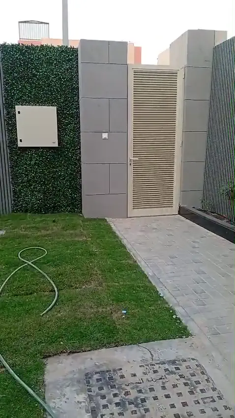 فيديو ديكور حوش بالخضار الصناعي والشرائح والحجر